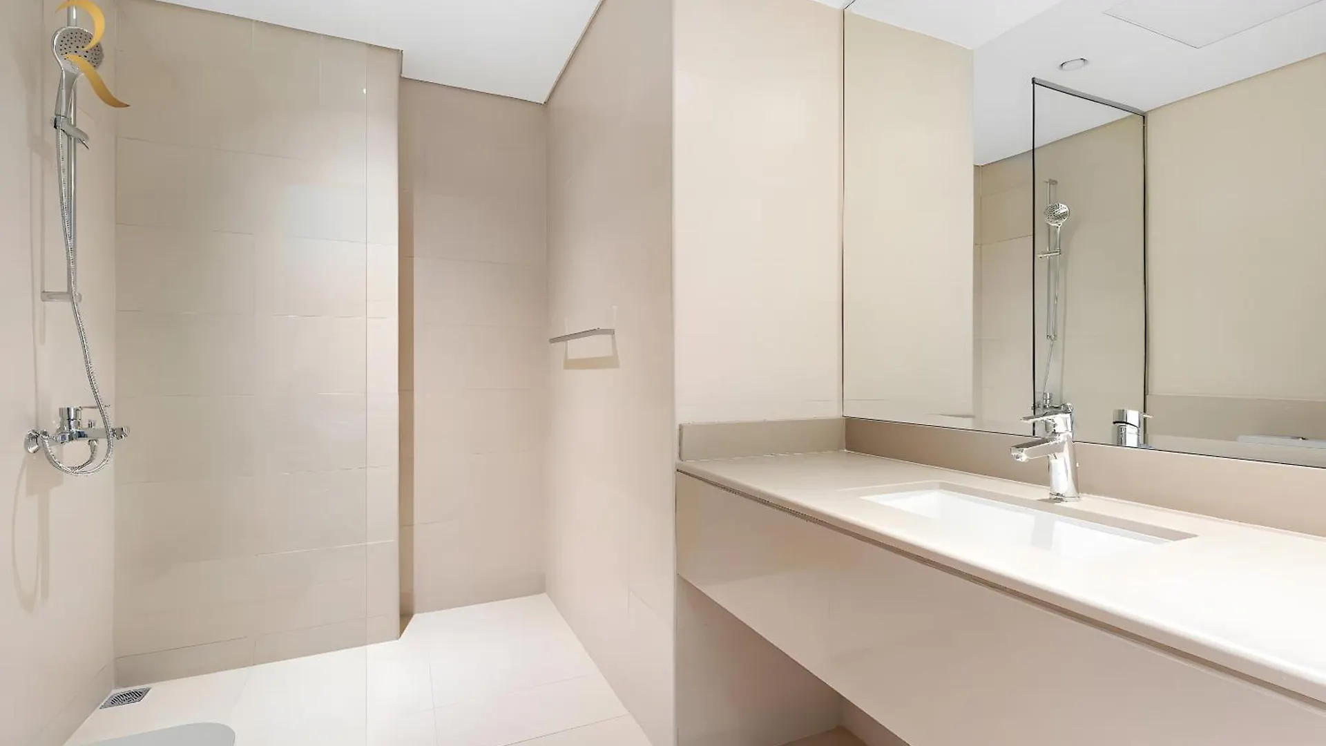 Canal View 1Br At Yas Island Abu Dabi